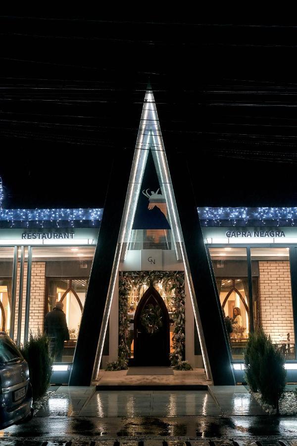 Pensiune Restaurant Capra Neagra Moisei Exteriér fotografie