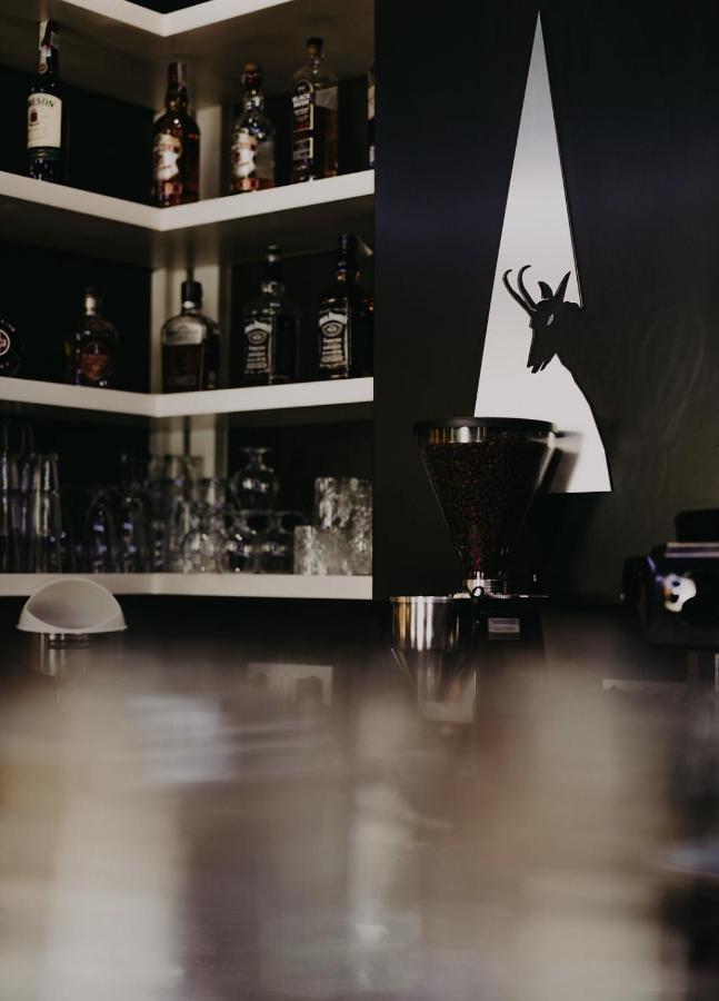Pensiune Restaurant Capra Neagra Moisei Exteriér fotografie